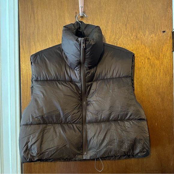 Cropped Puffy Vest - Picture 1 of 7